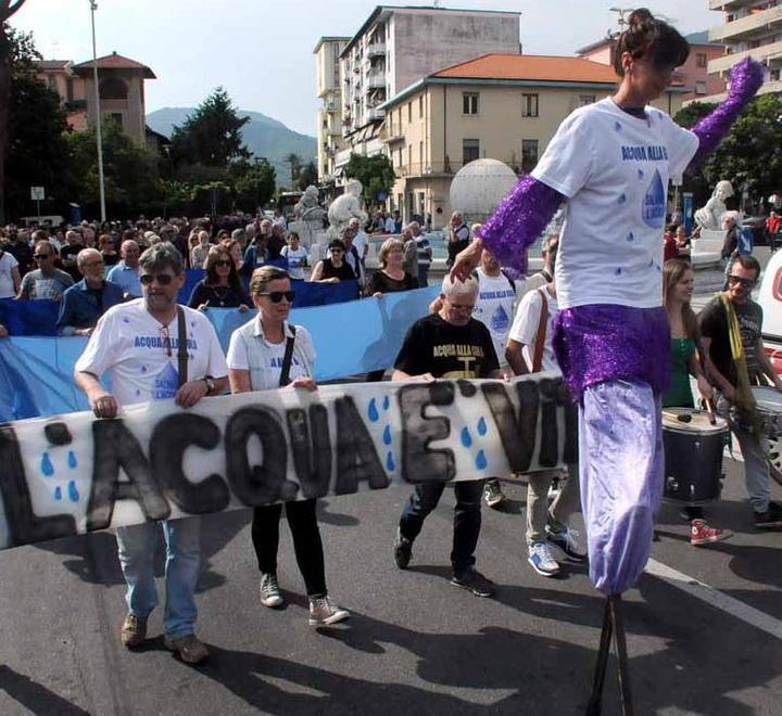 «Il servizio peggiora e la bolletta sale». Comitati all’attacco: ecco tutti i nei di Gaia 