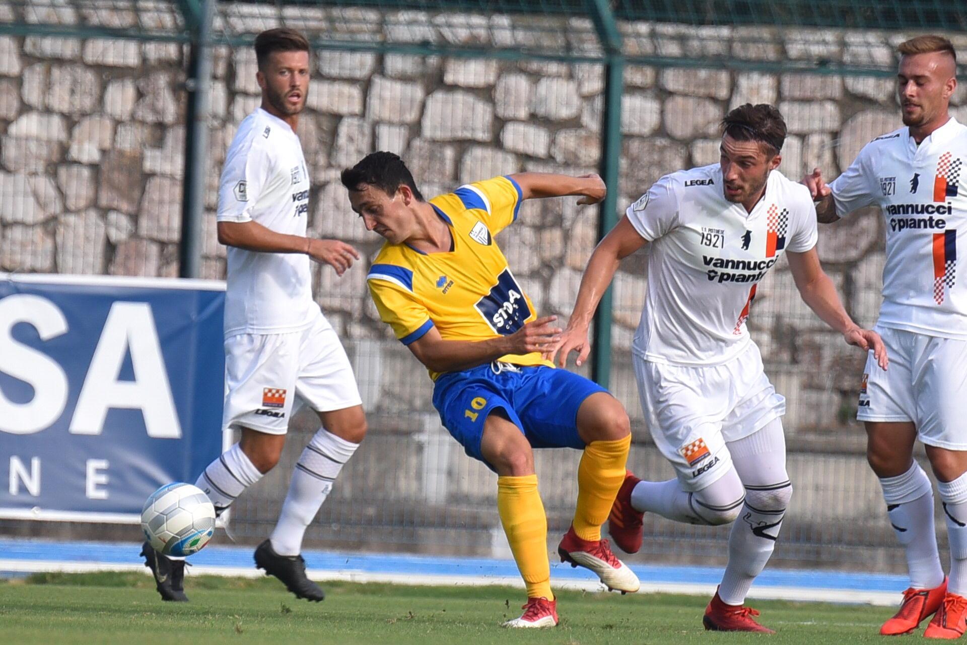 Un'azione della Pistoiese nel match di Coppa contro la Pianese