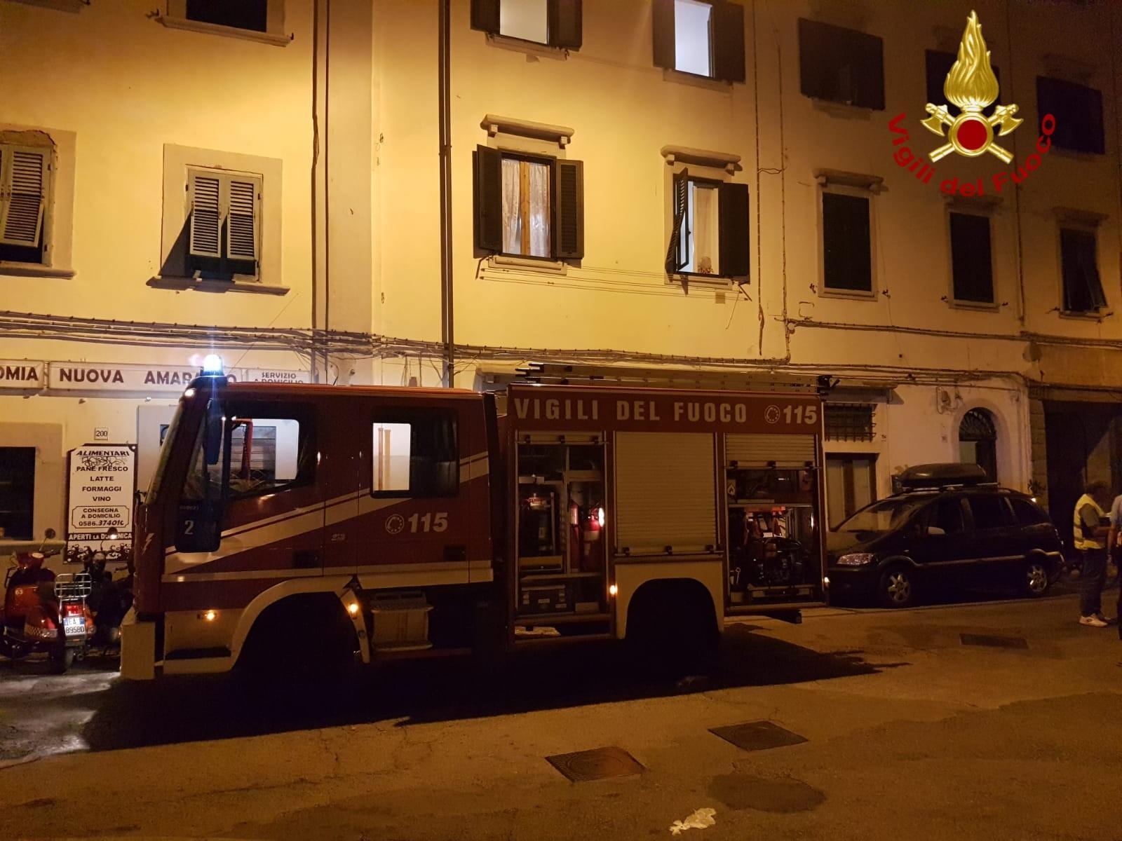 Fiamme in Borgo Cappuccini, evacuata una palazzina