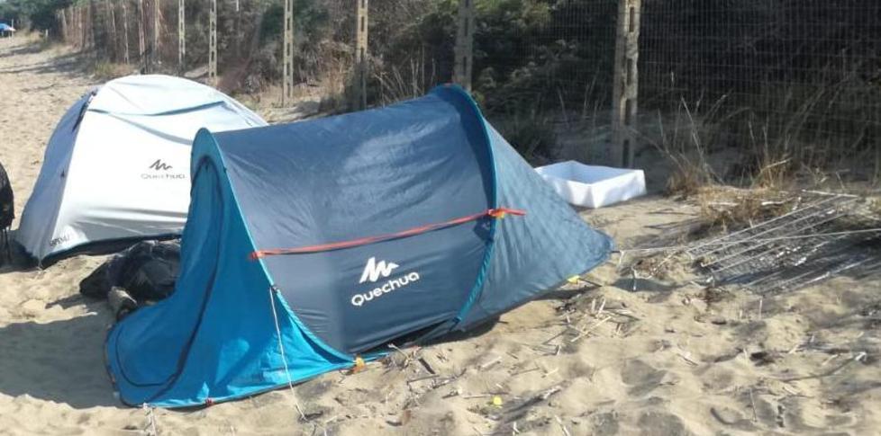 Montano tende in riva al mare multa da 200 euro 