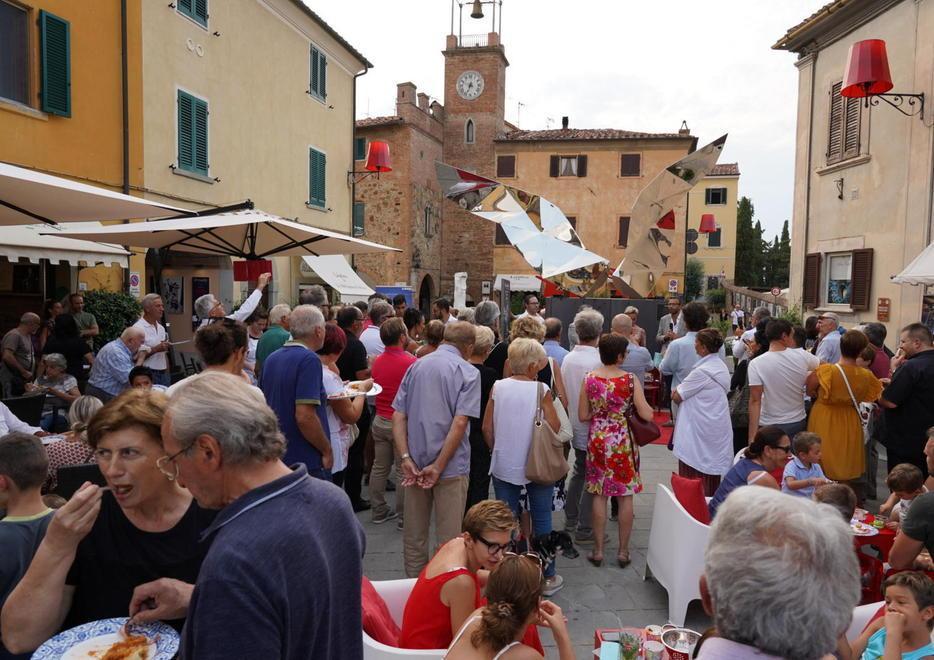 Arte ed eccellenze enogastronomiche protagoniste nel borgo di Lajatico 