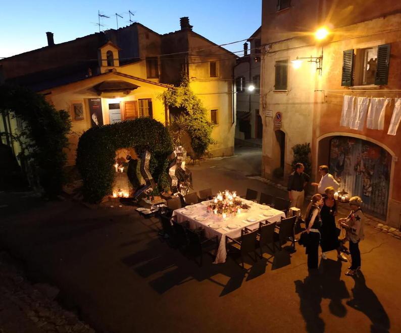 Le cene esclusive nella piazzetta al lume di candela 