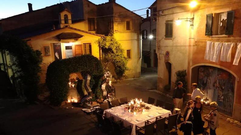 Le cene esclusive nella piazzetta al lume di candela