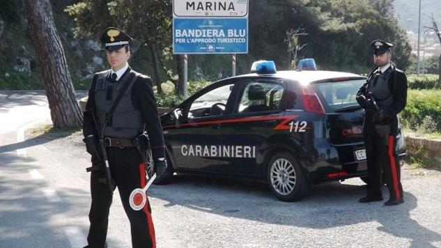 Raggira i correntisti anziani per rubare soldi dai loro conti