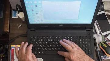 Email truffa con ricatto hard: «Ti abbiamo filmato dal tuo pc»