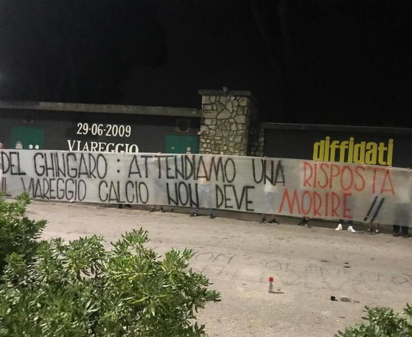 Gli ultras al sindaco: «Rispondici»