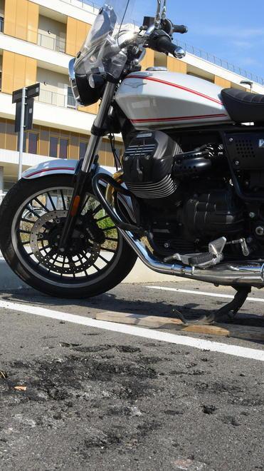 Nuovo ospedale, parcheggio nel caos Tanti incivili, zero controlli e multe 