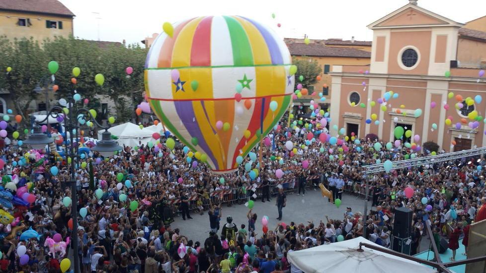 Col naso all’insù per la mongolfiera Casciana Terme è la città dei bimbi