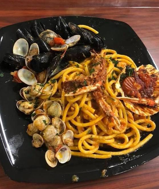 Ottimo pesce e musica alla festa della Madonna