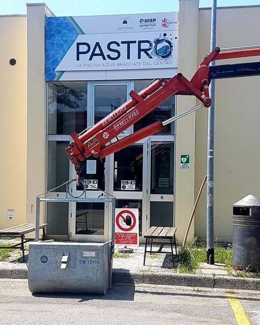 Vasca, bagni e parcheggi, la piscina ora è davvero di tutti 