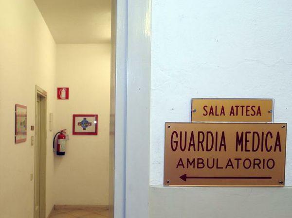 Pretendono di essere visitati senza pagare il ticket: denunciati