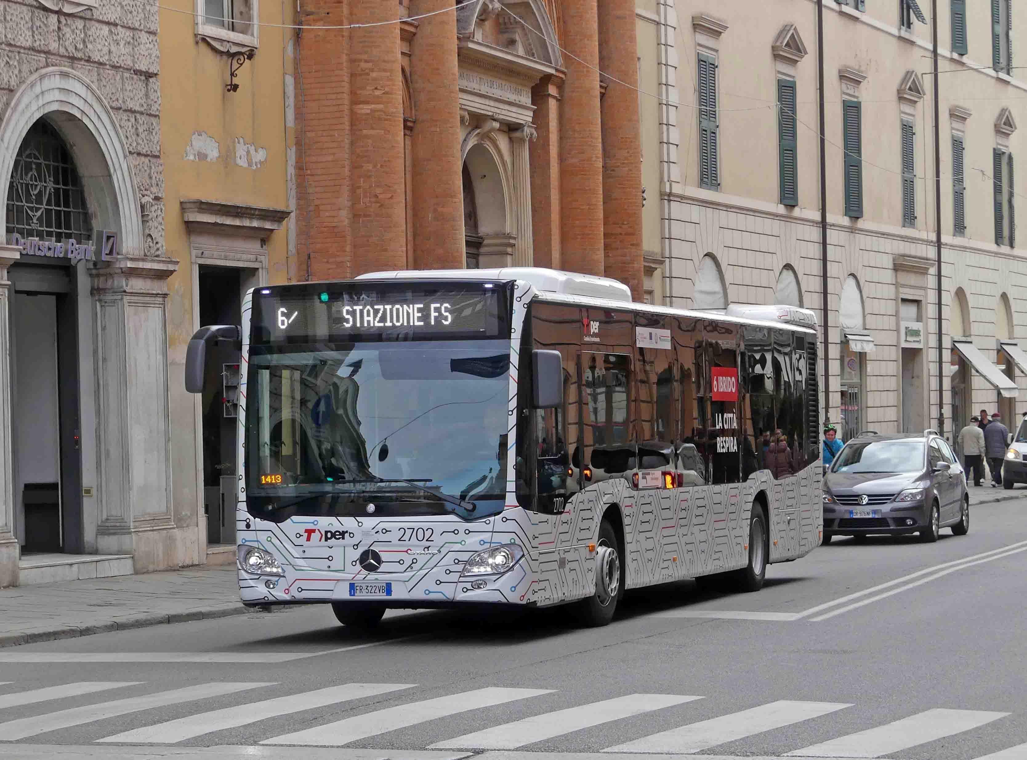 Per gli abbonati al treno bus gratis in 13 città