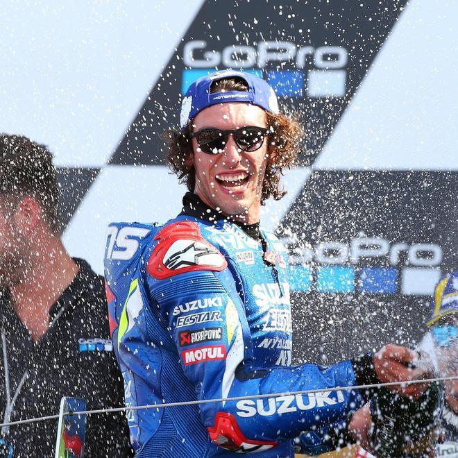 Marquez, altra beffa: gode Rins