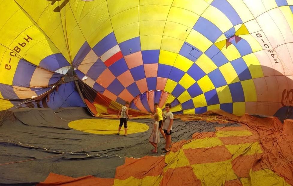 Pura gioia in piazza con un “assaggio” di mongolfiera in attesa del Natale 