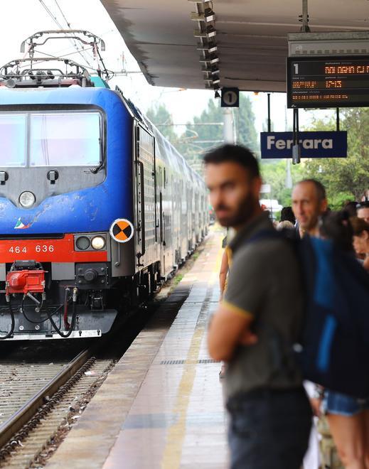 Studenti e pendolari Da oggi sono in vendita gli abbonamenti