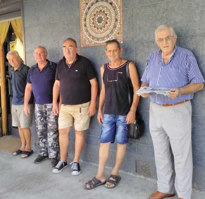 Bar Centrale in rivolta: «Non togliete le sedie» 