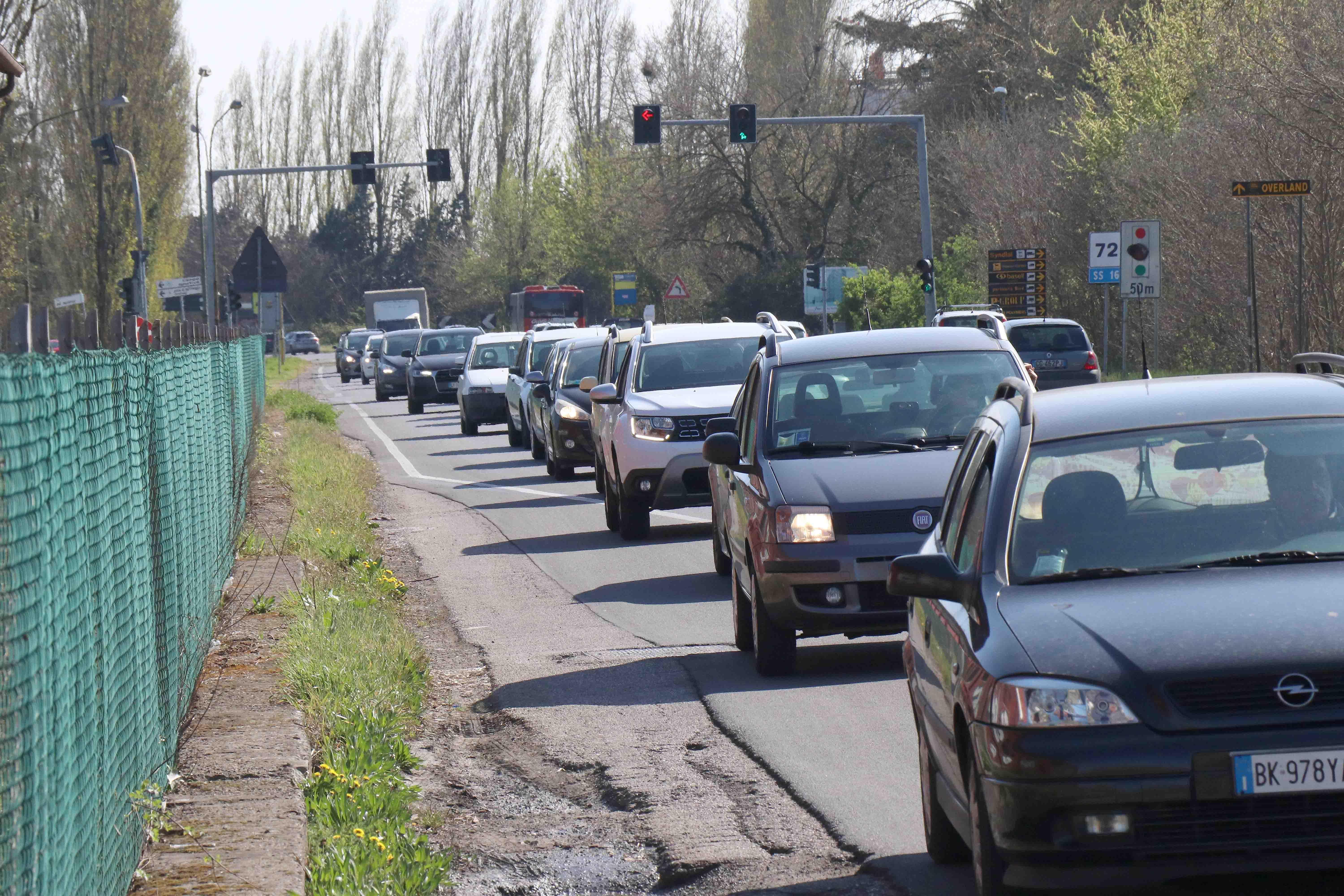 «Controlli la sua patente». Ma è morto lo scorso aprile 