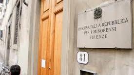 Rapiscono il figlio di un mese affidato ai servizi sociali