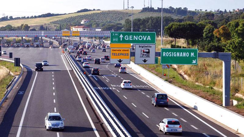 Tirrenica, i sindaci della costa: chiudere il casello di Rosignano e autostrada gratis