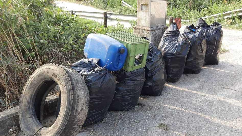 Pneumatici, plastica e rifiuti: task-force per cancellare il degrado