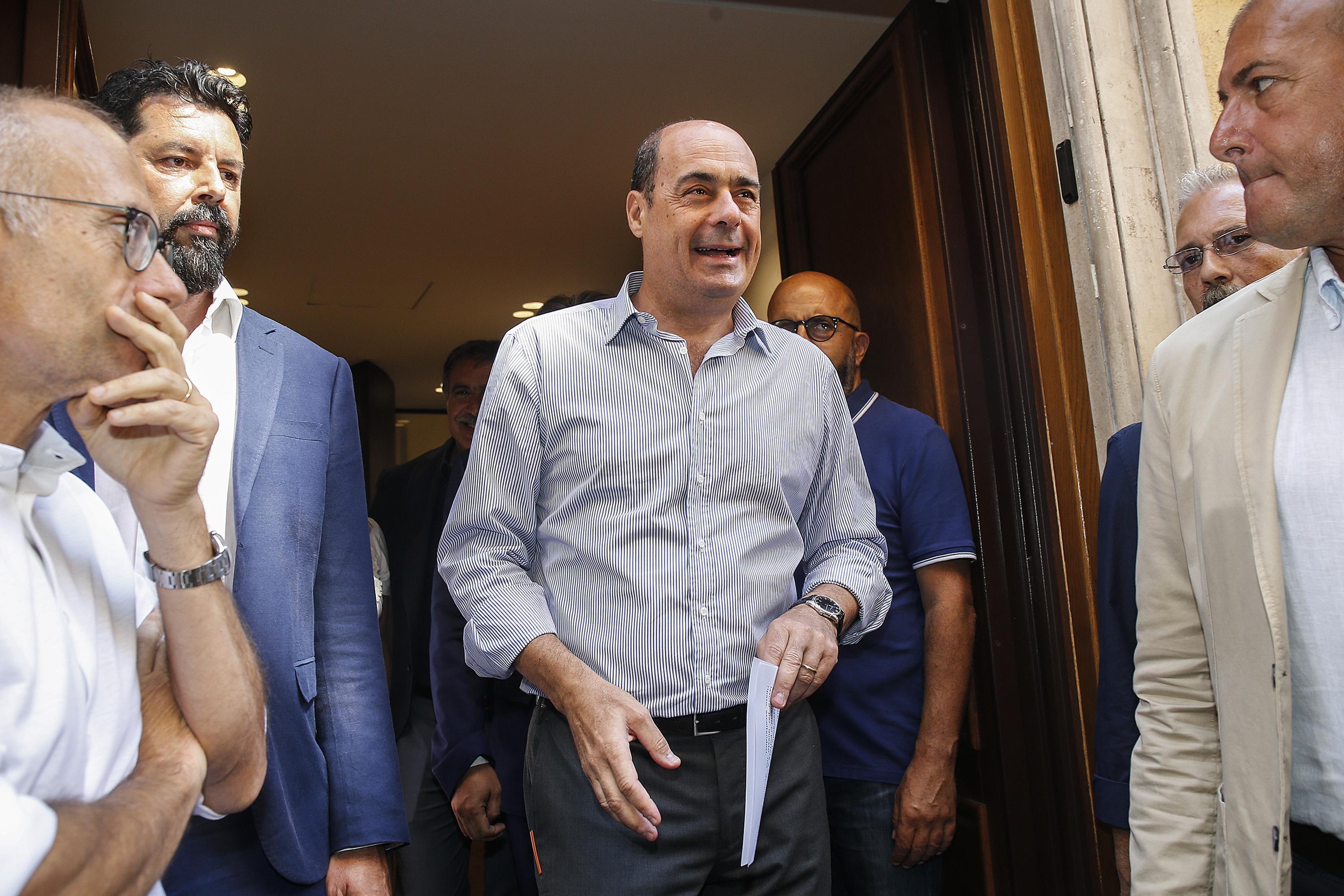 Regionali, Zingaretti apre all'accordo col M5S per la Toscana