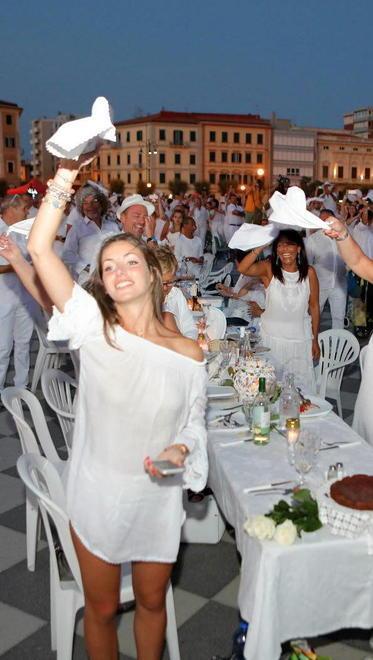 Tutti a cena in bianco per il Caprilli 