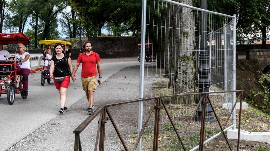 Sicurezza sulle Mura, la procura chiede altre reti e il Comune esegue