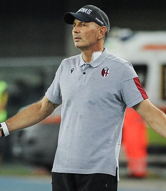Sinisa Mihajlovic dimesso dopo la prima fase di cure Il medico: «Fa progressi»