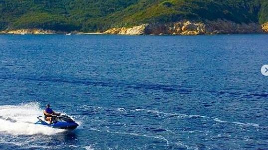 Samuel Jackson e Magic Johnson se la spassano all’isola d’Elba