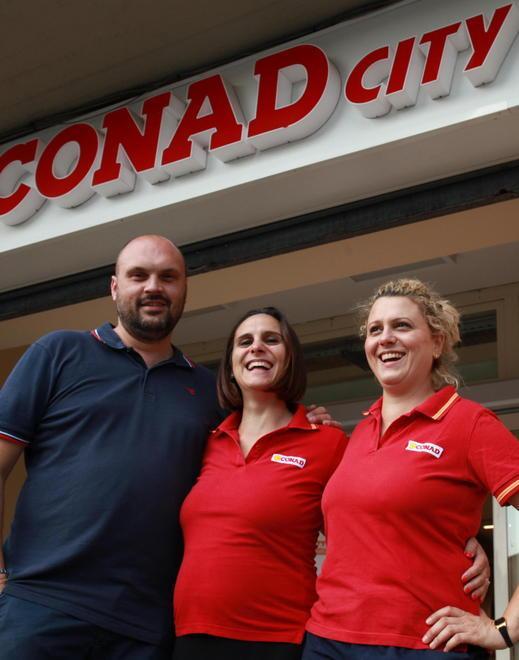Riapre stamattina dopo la ristrutturazione il Conad City di via Roma