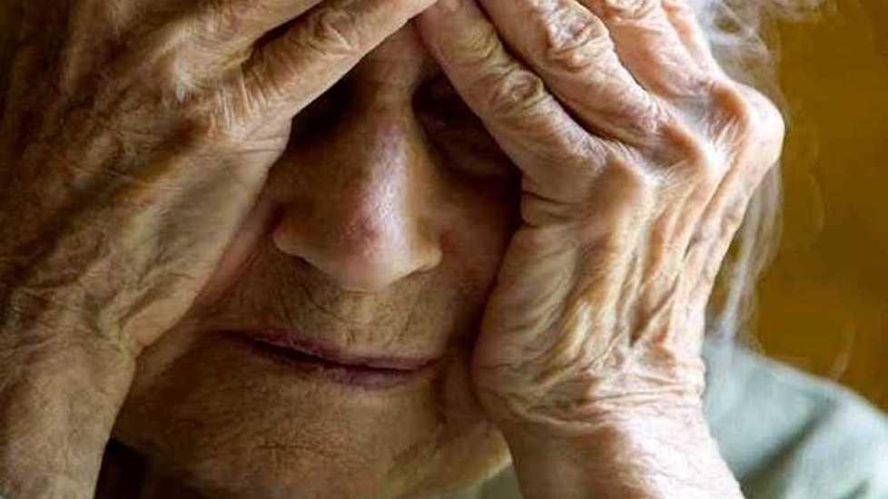 Picchia e minaccia la zia Arrestato il nipote violento