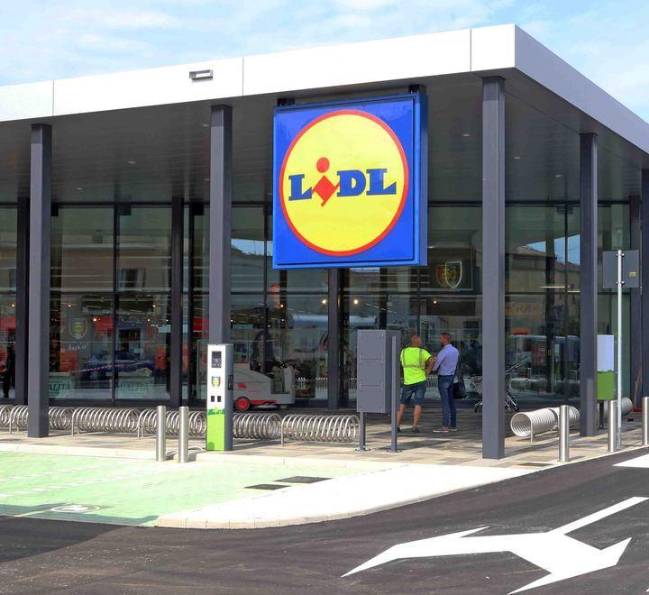 Lidl, il giorno del “trasloco”
