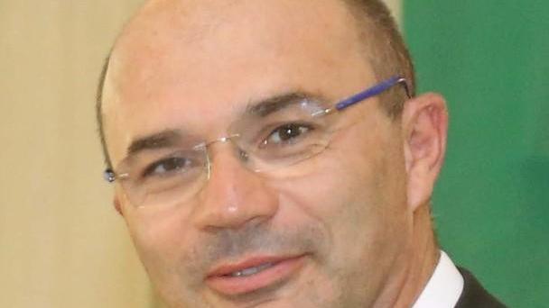 Ogni volta che il Paese rischia il burrone si chiede aiuto al Pd...