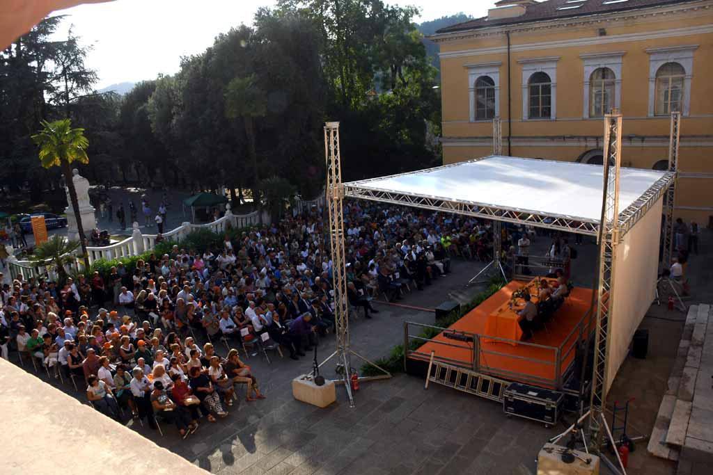 Con-vivere, da Velasco a Mieli
