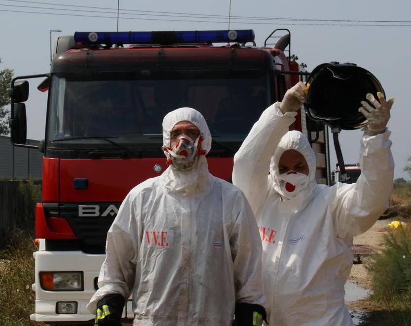 Faldo, operai al lavoro tra mascherine e tanta paura: «Nessuno ci dice che cosa respiriamo» 