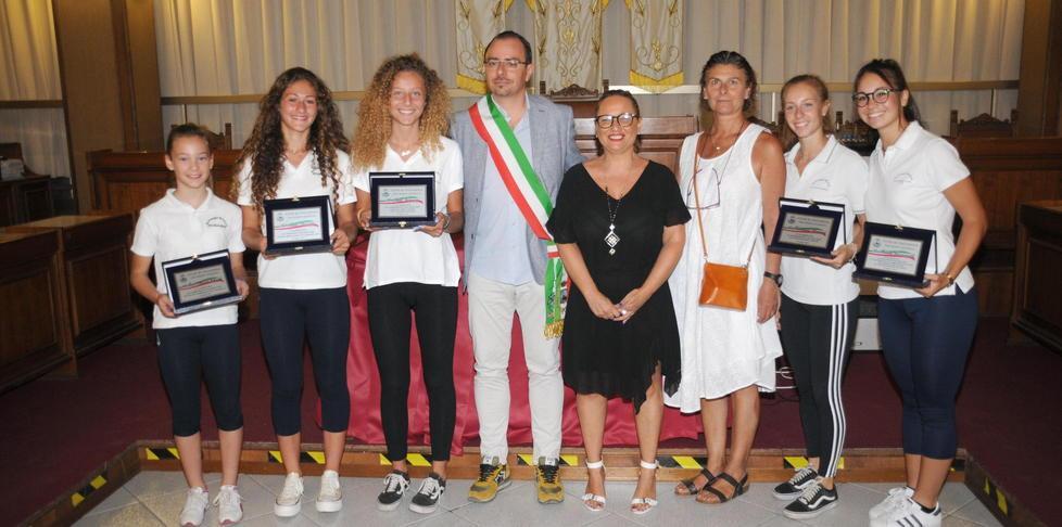 Premiate in Comune le ragazze follonichesi che hanno fatto incetta di medaglie 