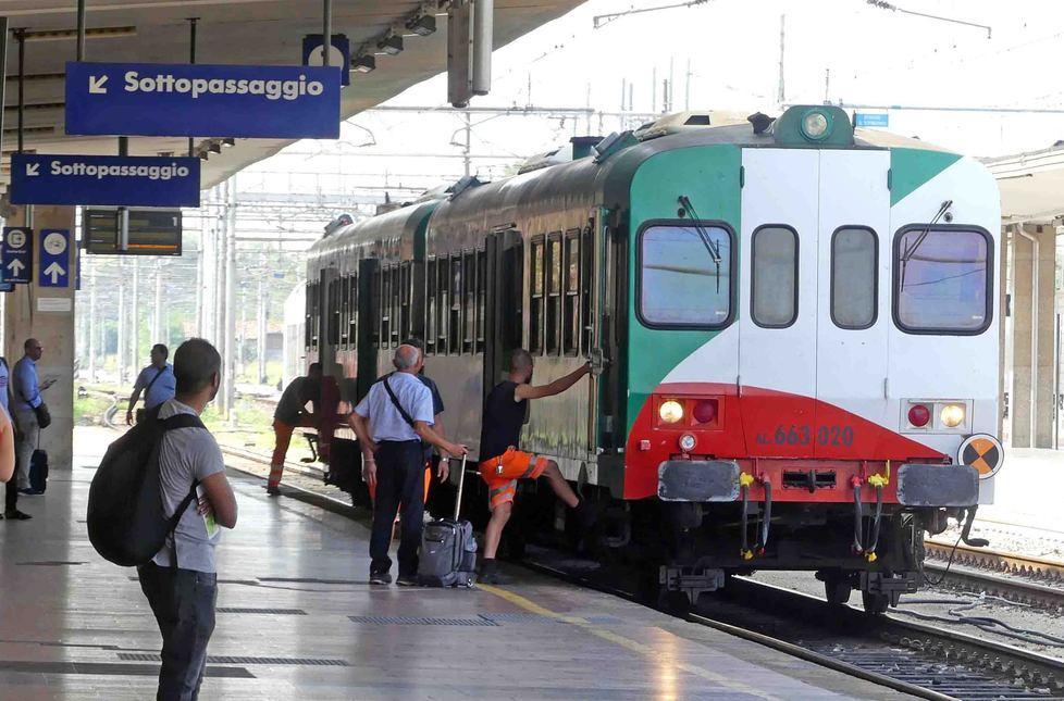 Treni tartaruga per i pendolari ferraresi. Sulla Suzzara uno su quattro è in ritardo 