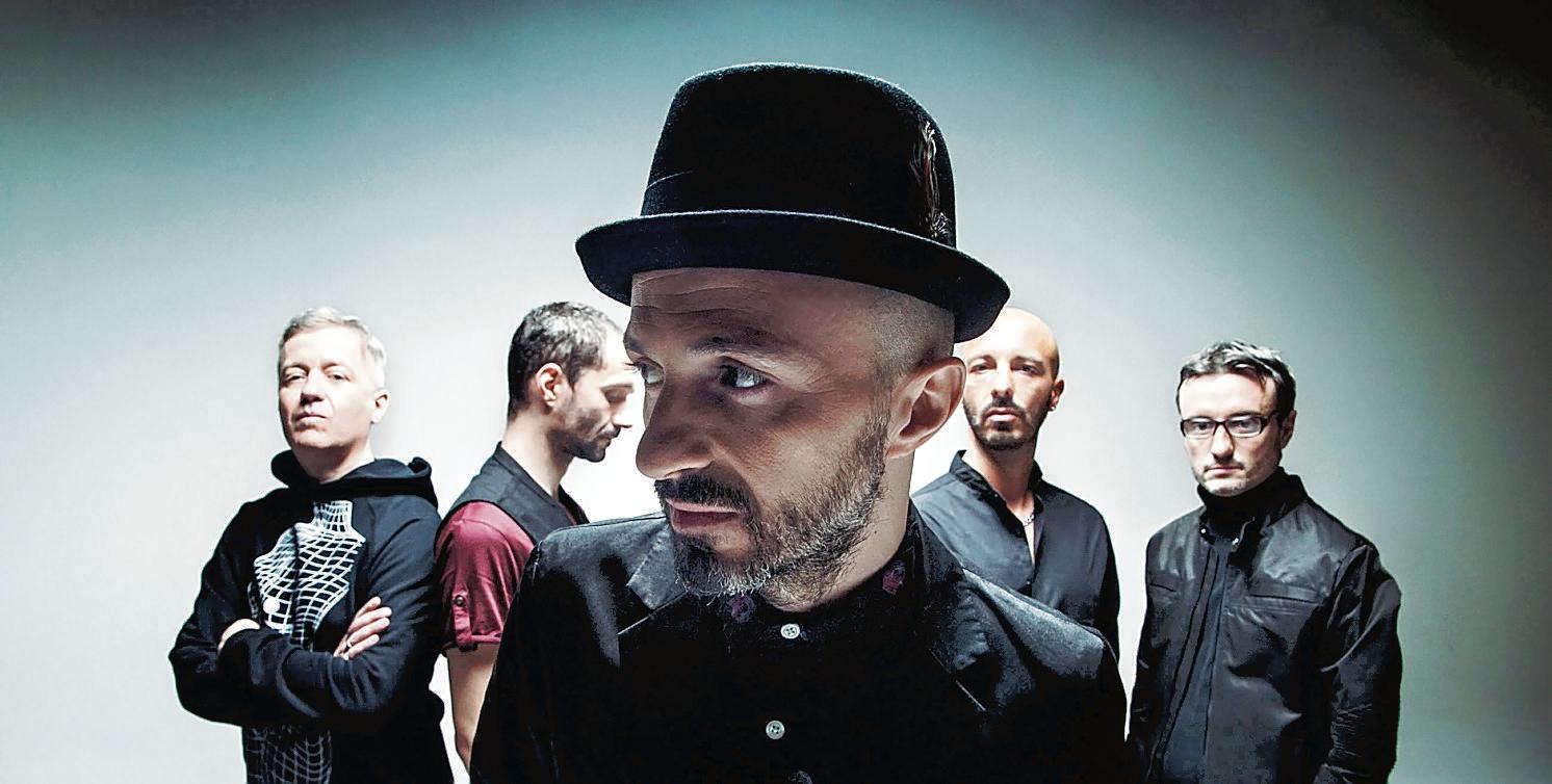 Subsonica, microchip eterno: 20 anni di nuove ossessioni il concerto è un mega dj-set