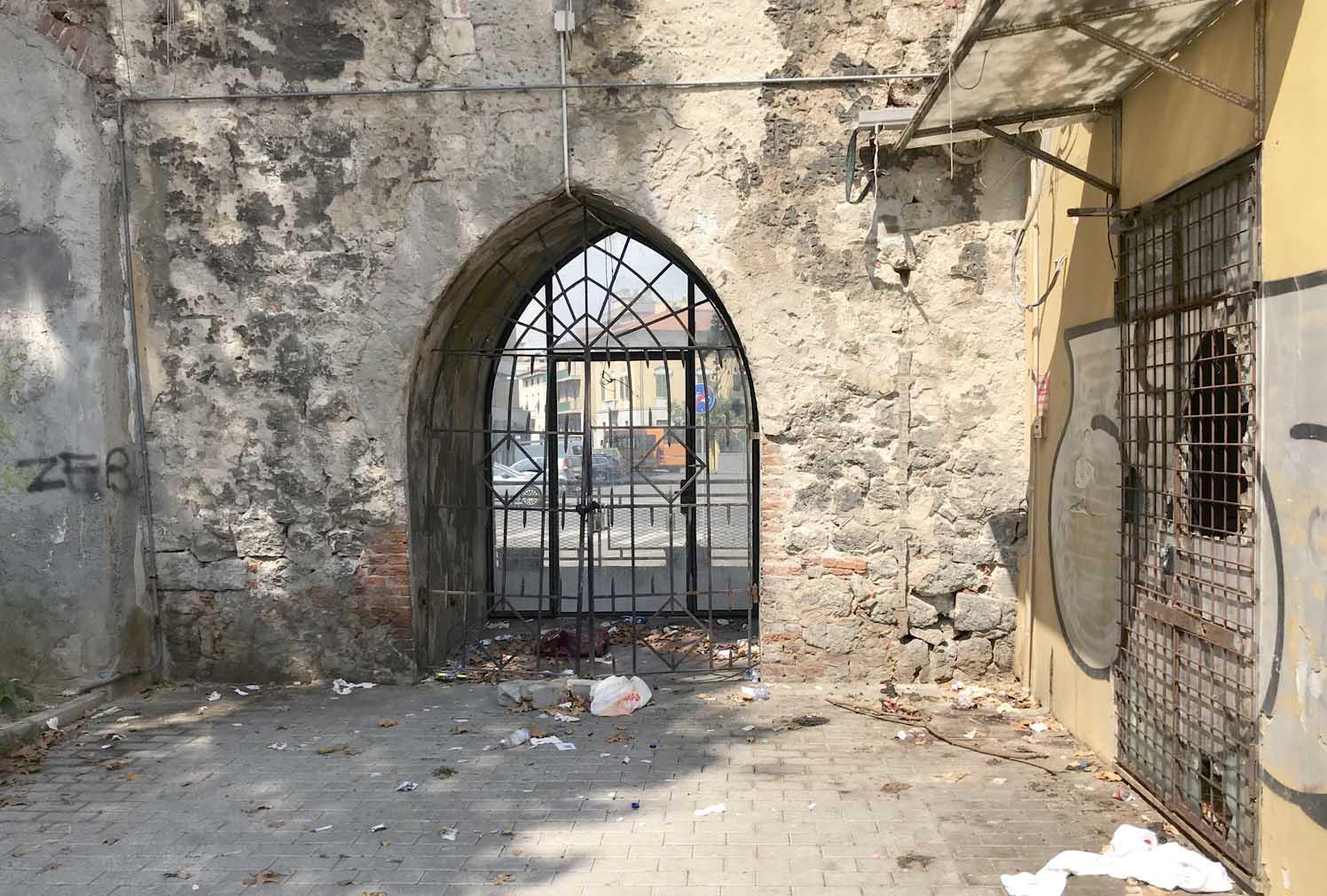 Si drograno in centro, uno schiaffo (anche) alla storia della città e del suo trammino 