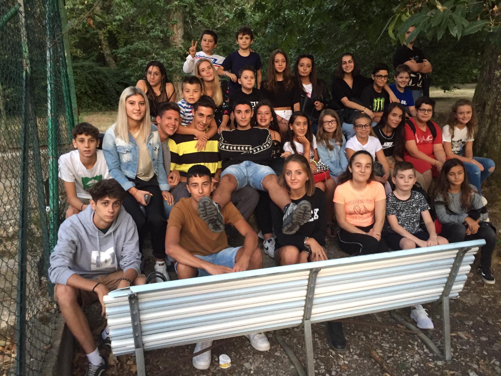 I ragazzini volontari della sagra donano le mance al Meyer 