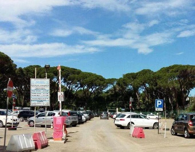 L’area parcheggio della pineta Marradi com’è oggi