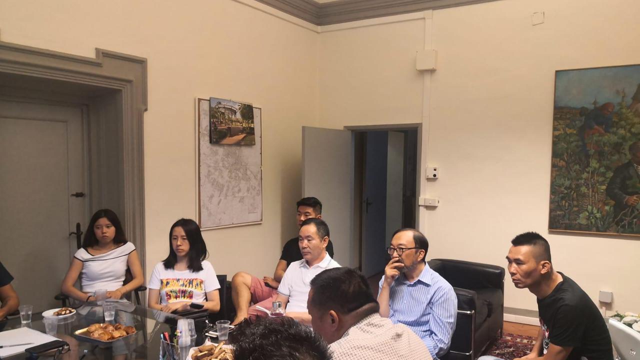 L'incontro l'amministrazione comunale e le associazioni cinesi sulle norme di civile convivenza