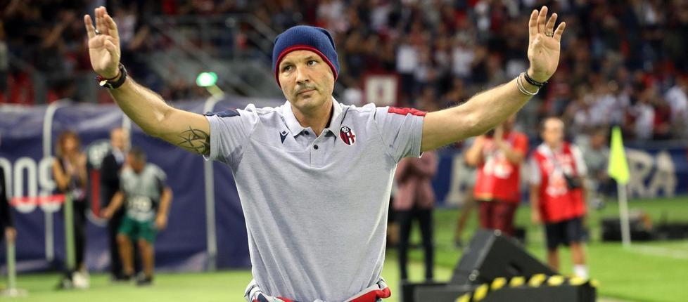 Tutti in piedi per Sinisa Soriano regala tre punti in extremis al mister-coraggio