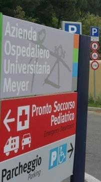 Cadono dalla finestra, paura per due bambini 
