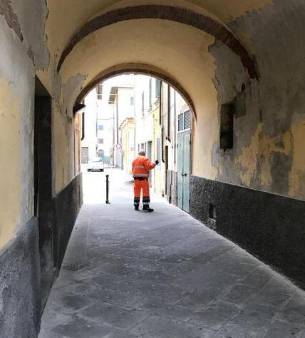 Luci e opere d’arte nei chiassi per rigenerare il centro storico 