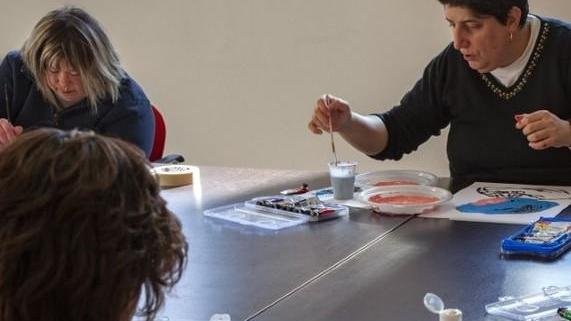 Asta benefica a Cento con le opere degli ospiti dell’onlus Zanandrea
