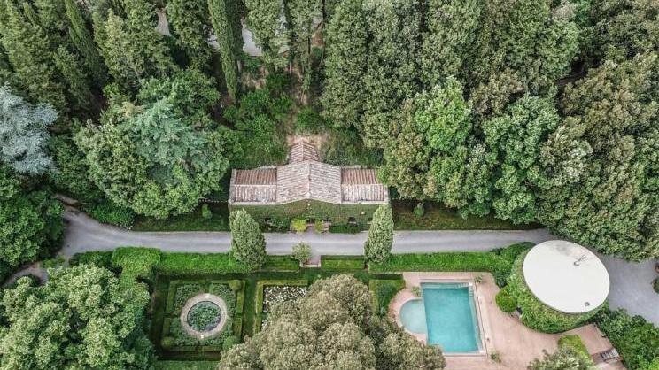 Cetona, la super villa di Valentino in vendita a 12 milioni - Foto