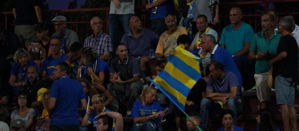 Una Carrarese “arrabbiata” al dei Marmi Gli azzurri cercano riscatto e tre punti 