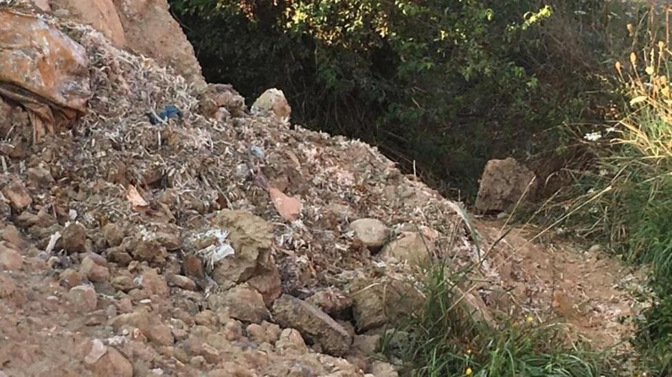 Dagli scavi nell’area militare spuntano scarti di cartiera 