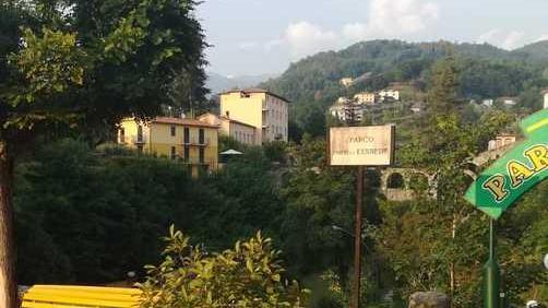 Anziano si addormenta e cade dal muretto: ricoverato a Cisanello